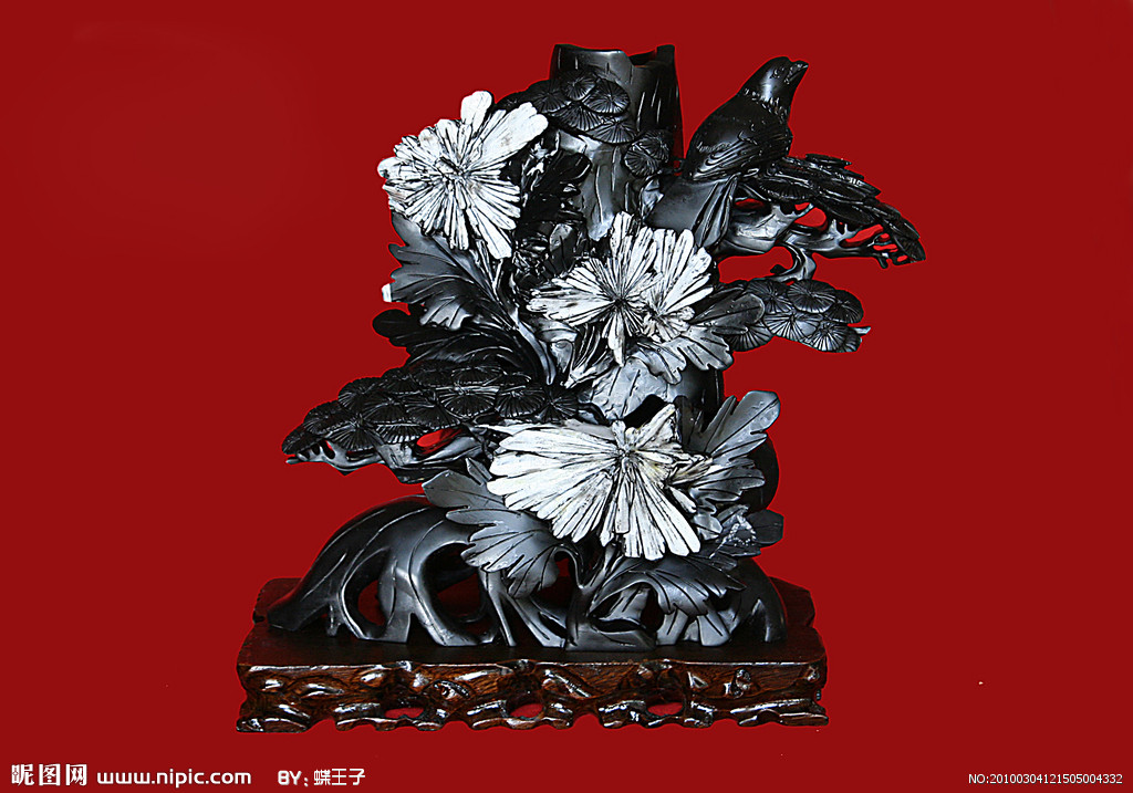  p>菊花石是生长在280万年前早二迭世下部地层中的一种天然岩石.