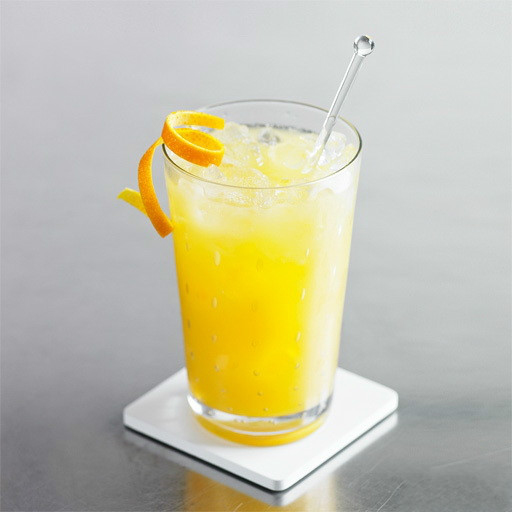  p>激情海岸(sex on the beach)别名沙滩性爱,这款鸡尾酒的来源有两种