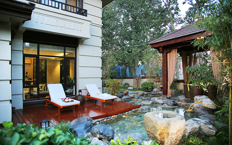 牛驼温泉孔雀城