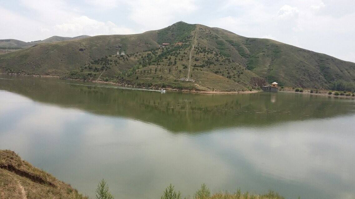 >永兴湖即永兴水库,坐位于内蒙古自治区乌兰察布市凉城县永兴镇东南部