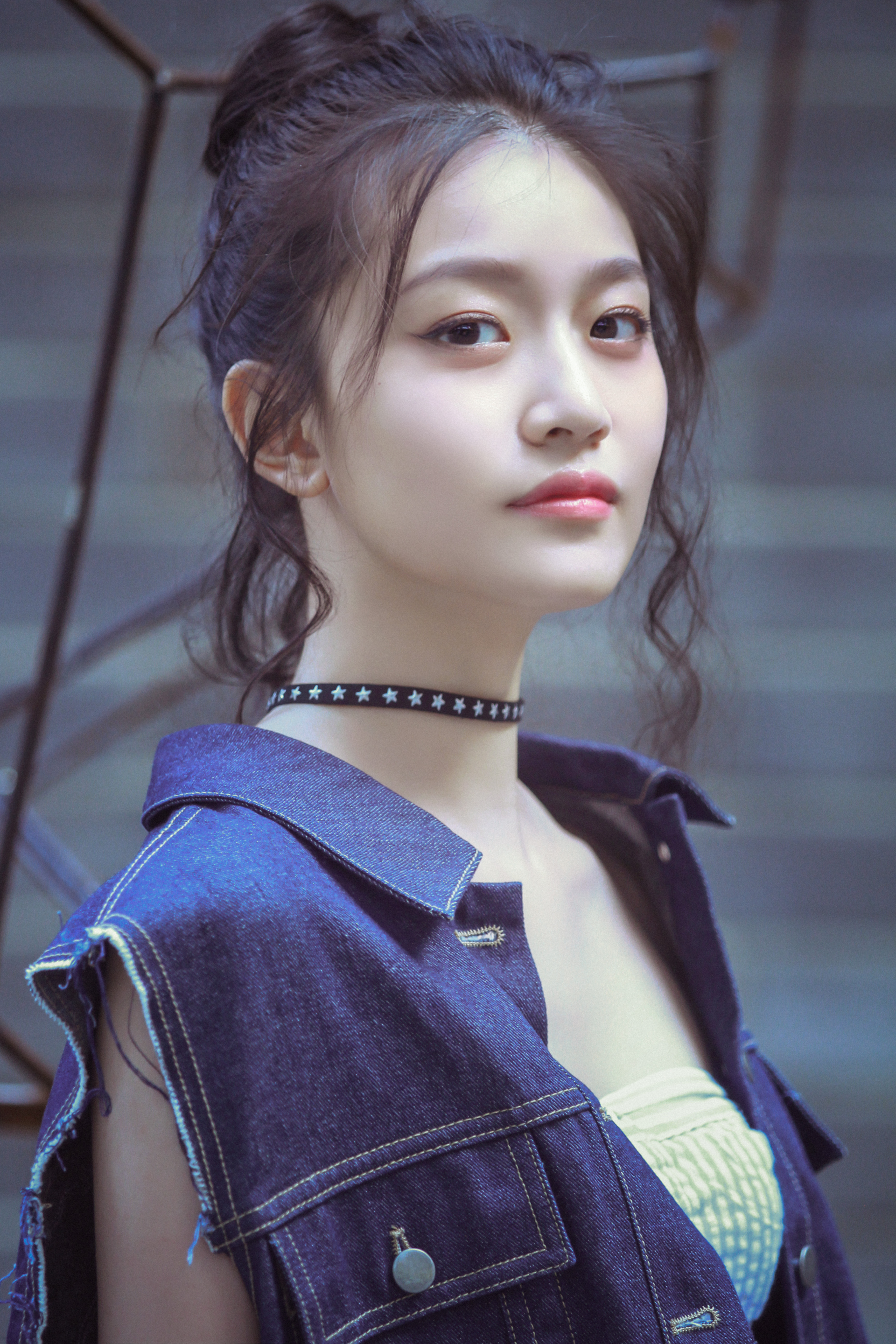  p data-id="gncpc0awvh">郑水晶,1994年7月25日出生于浙江省杭州市