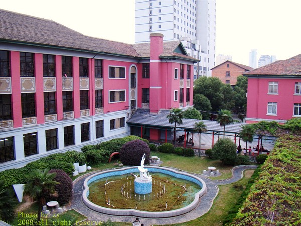  p> a target="_blank" href="/item/南昌市育新学校/1521644" data