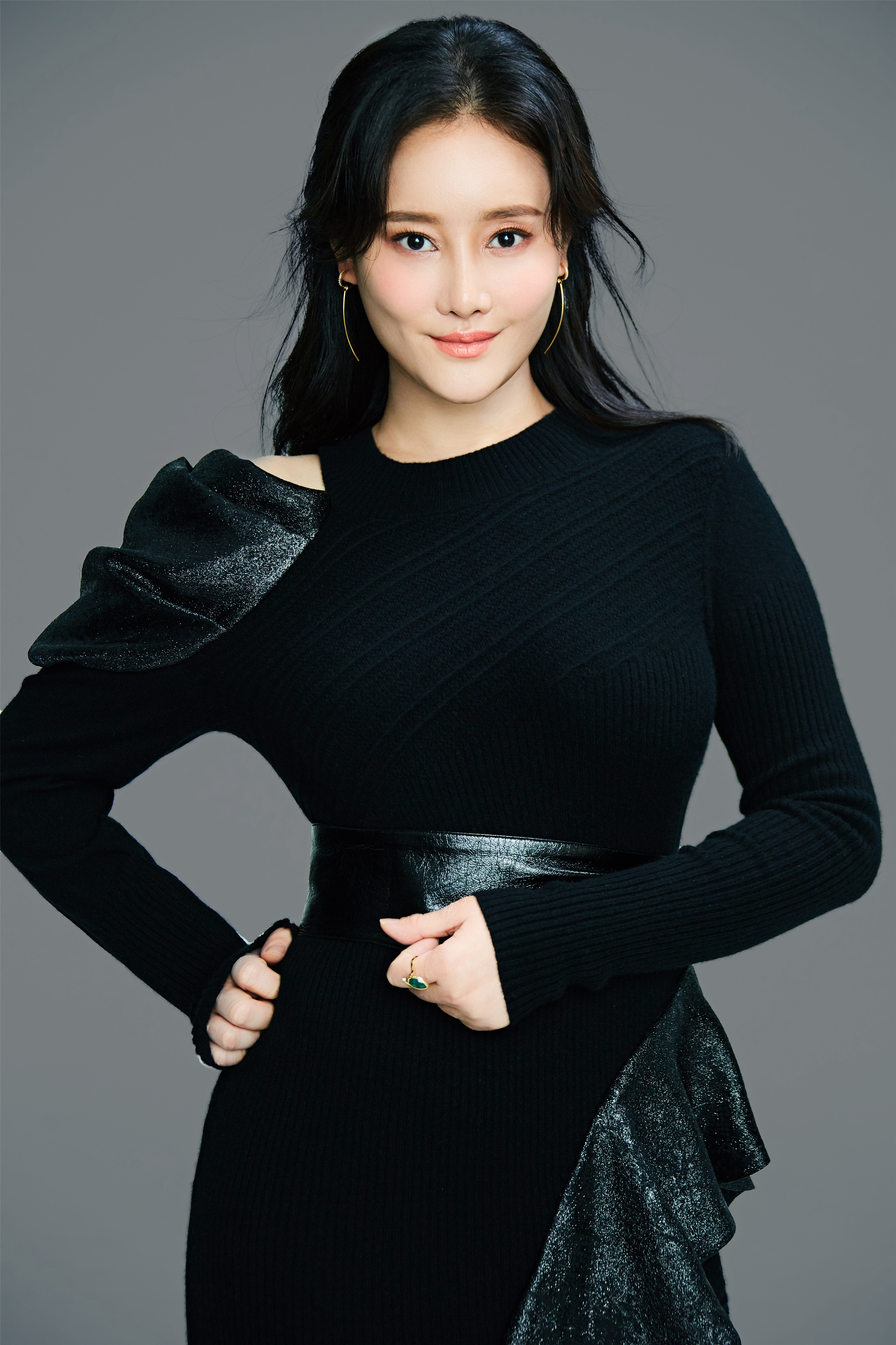  p data-id="gnwiyl6frt">牛丽燕 ,出生于天津市,中国内地女演员.