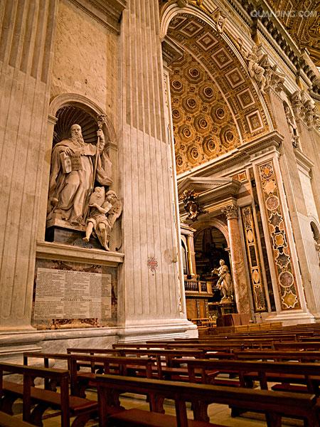 梵蒂冈原为中世纪教宗国的中心,1870年教宗国领土并入意大利后,教宗退