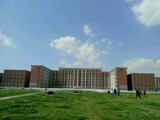  p>西平高中全称河南省西平县高级中学,位于河南省西平县,坐落于西平