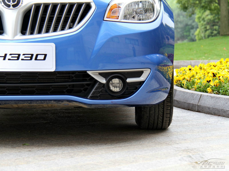 上海车展华晨 a target="_blank" href="/item/中华">中华 /a>h330