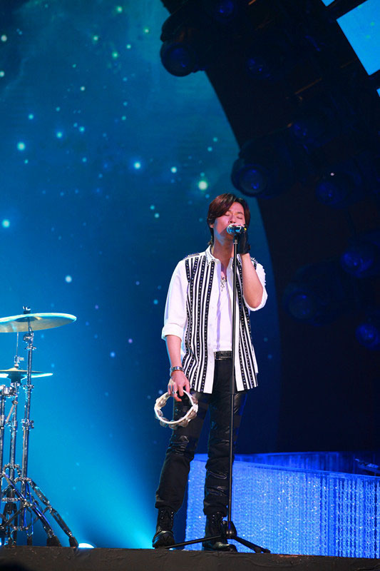  /p> p>1988年,17岁的杨培安加入业余乐团dirty fingers担任主唱,自此