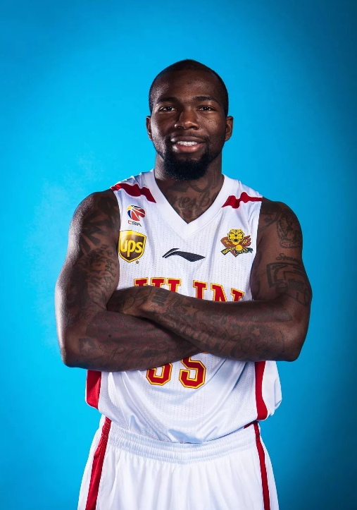  p>多米尼克·琼斯(dominique jones),1988年10月15日出生于美国 a