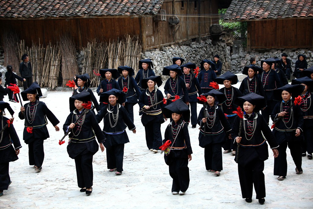  p data-id="gnwu2iidbj">黑衣壮是广西壮族的一个支系,即布嗷,布敏两