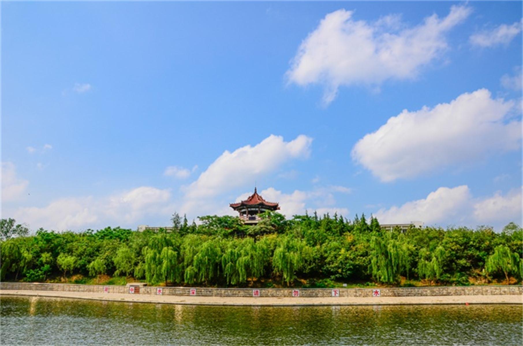  p>聊城大学(liaocheng university),简称"聊大".