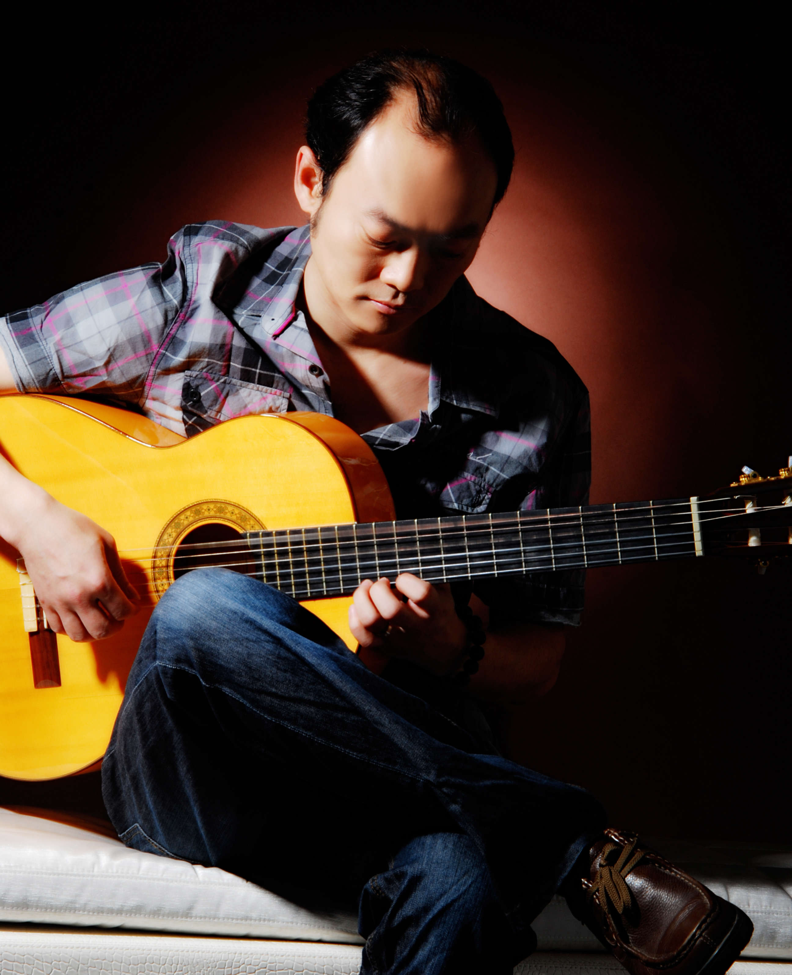  p>李海涛,男,中国吉他名家,北京青年吉他协会会长,中国十大原声吉他