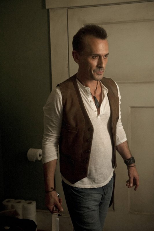  p>罗伯特·克耐普( i>robert knepper /i>),1959年7月8日生于俄亥俄