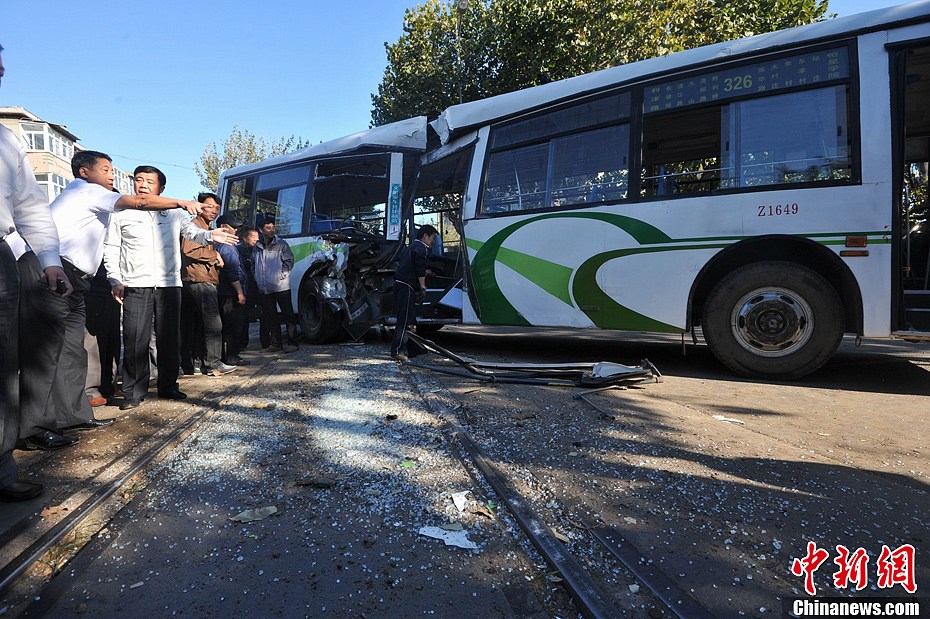 10.17青岛公铁交通事故
