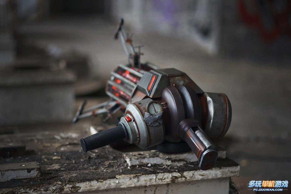  p>重力枪是著名电子游戏《半条命2》及其续章中的一种武器,拥有强大