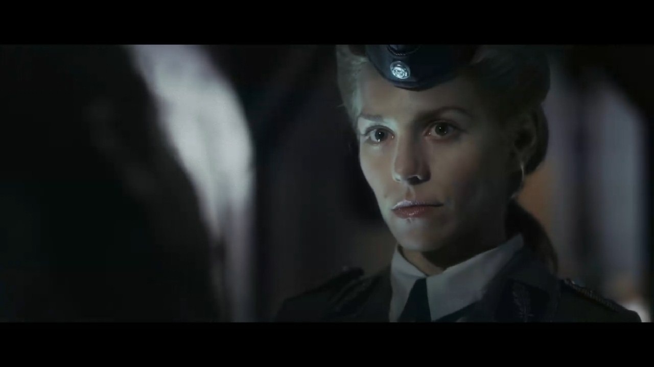  p>《钢铁苍穹》( i>iron sky /i>)是芬兰,德国,澳大利亚联合制作的
