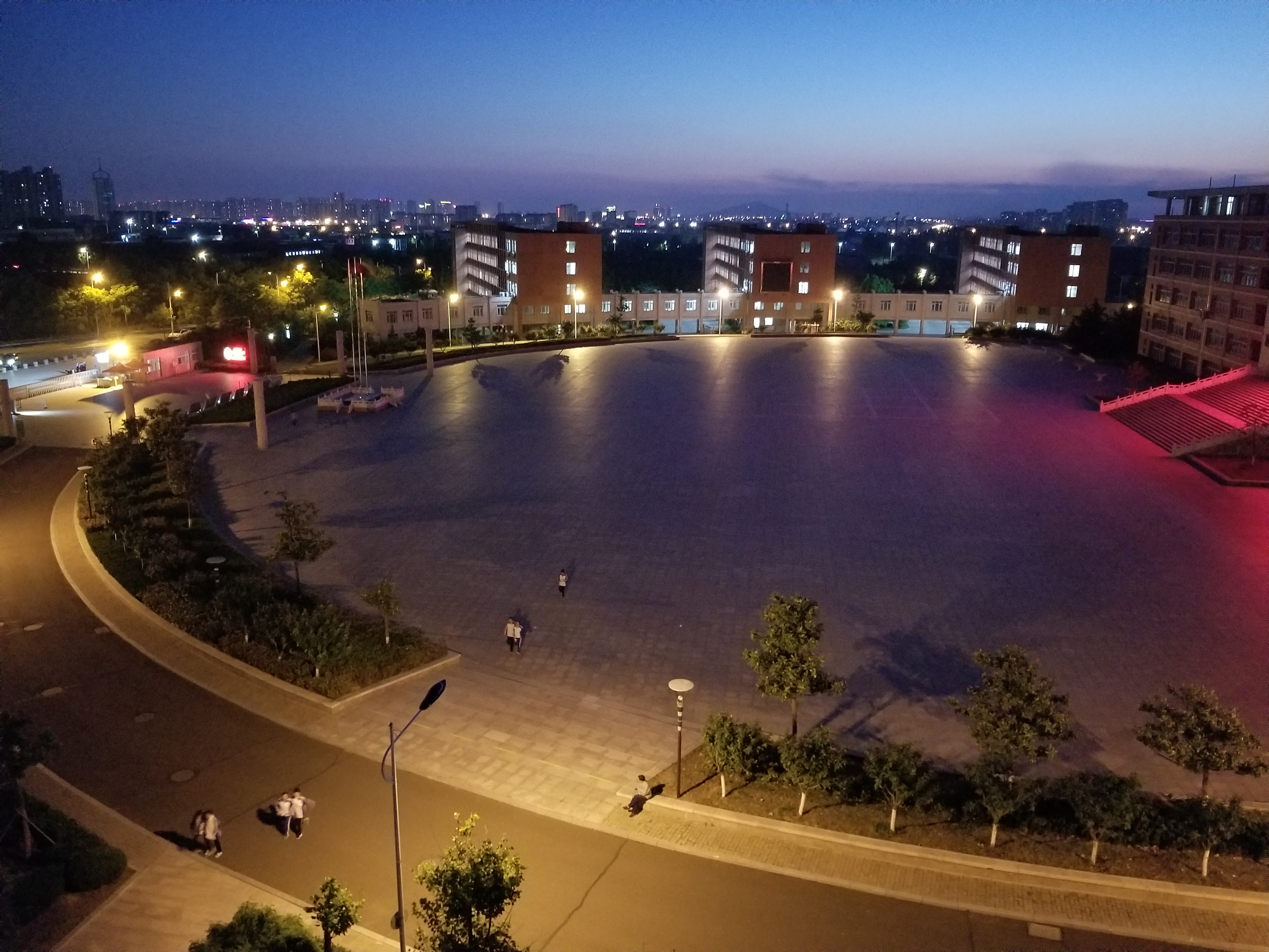 即墨市实验高中