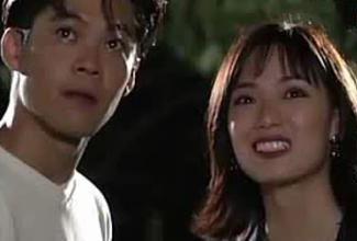  p>《飞越珍珠坊》是由曹国辉,郑秀珍等主演的新加坡剧集,该剧1996年