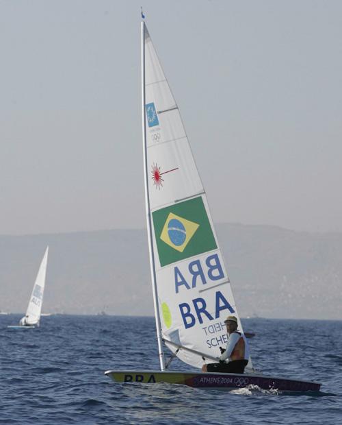  p data-id="gnb1es2ws0">激光级,稳向板型,长4.23米,宽1.