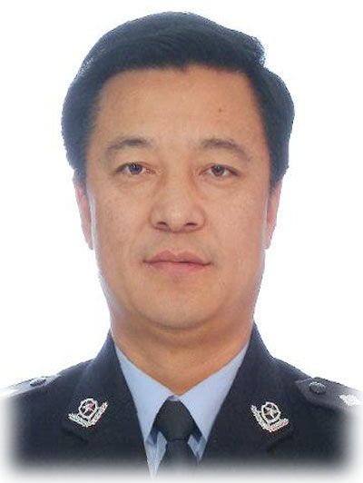  p>徐德录,现任辽宁省葫芦岛市建昌县公安局党委副书记,政委. /p>