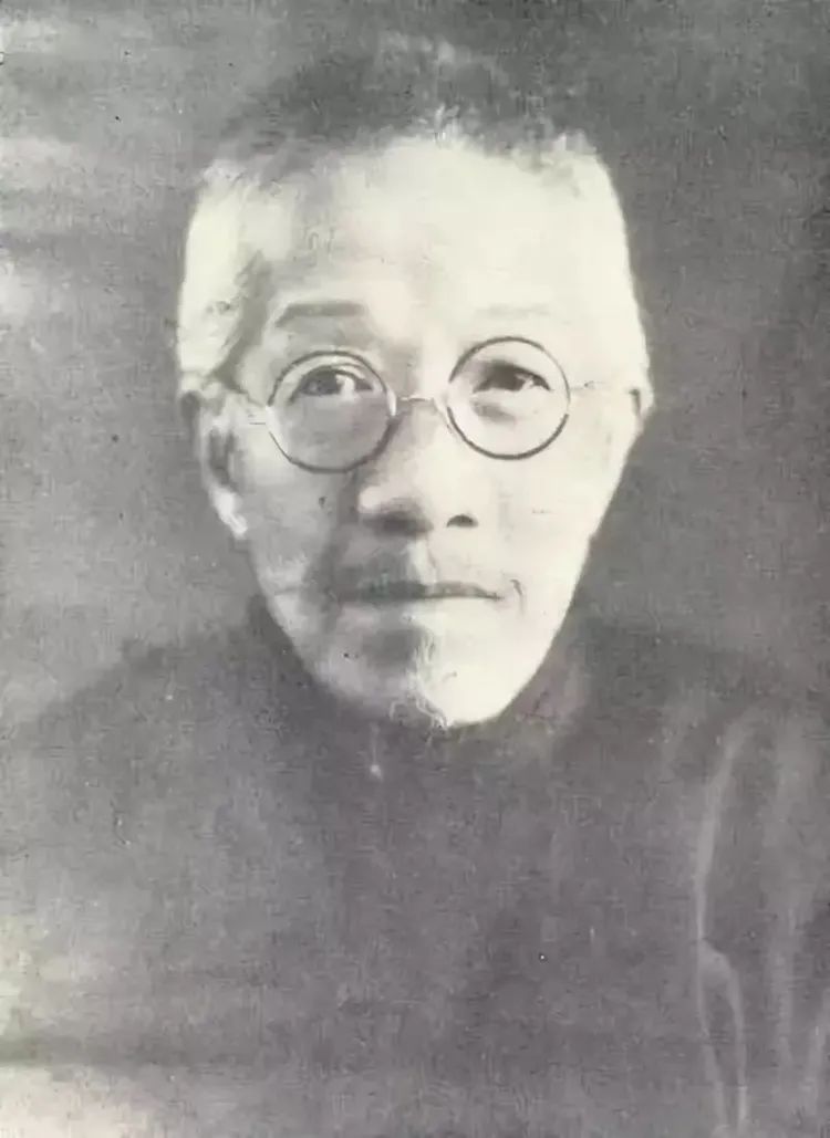黄侃：一生无著作，却是海内外公认的国学大师_百科TA说