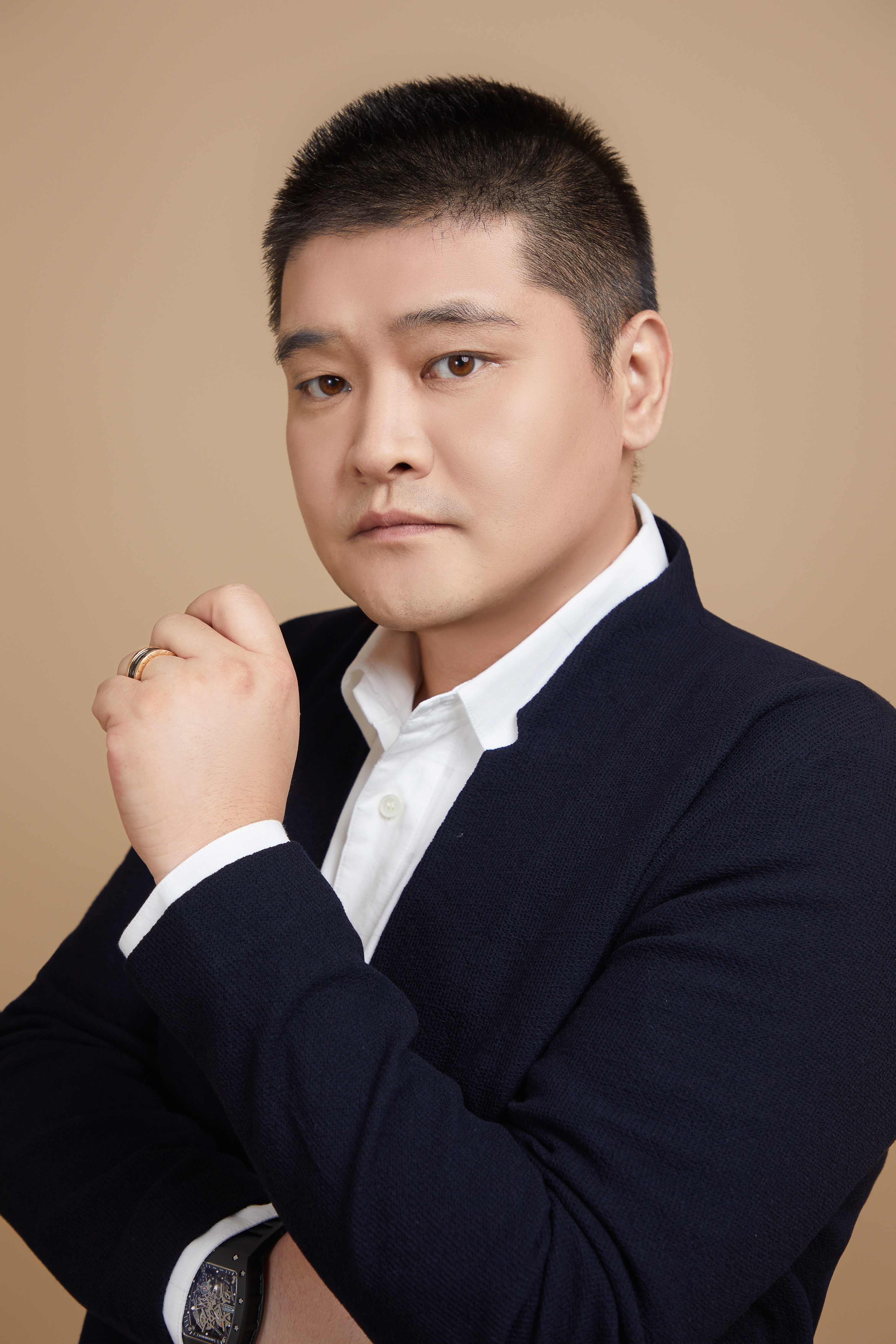  p data-id="gnb143bdyj">张伯辉,华瑞影业,华