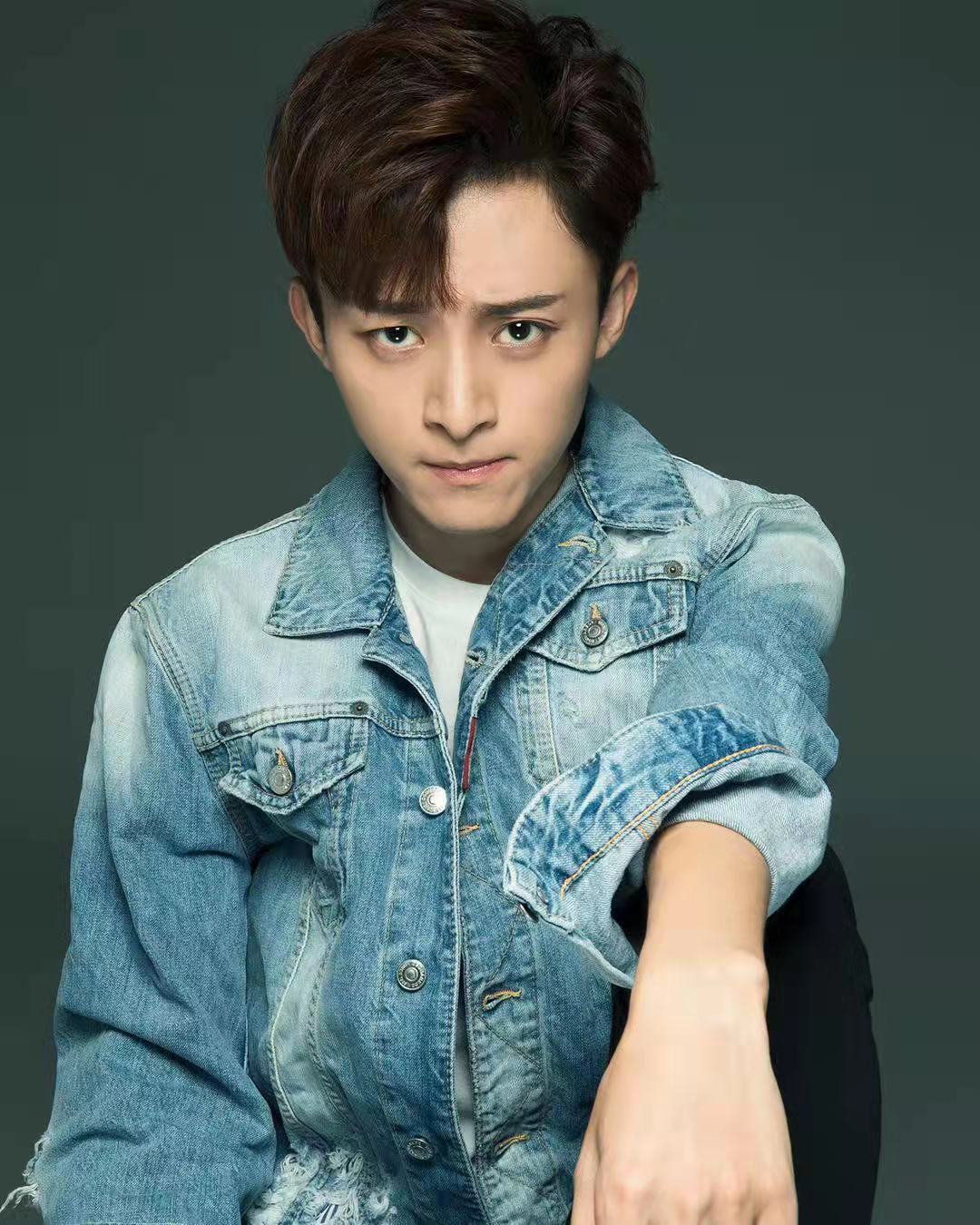  p data-id="go09iyb7ub">都星言,1993年7月31日出生于青海省西宁市