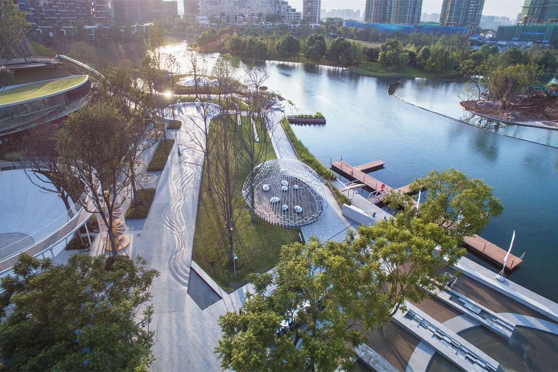 data-lemmaid="1978435">4a级景区 /a>,麓湖水城景区占地1