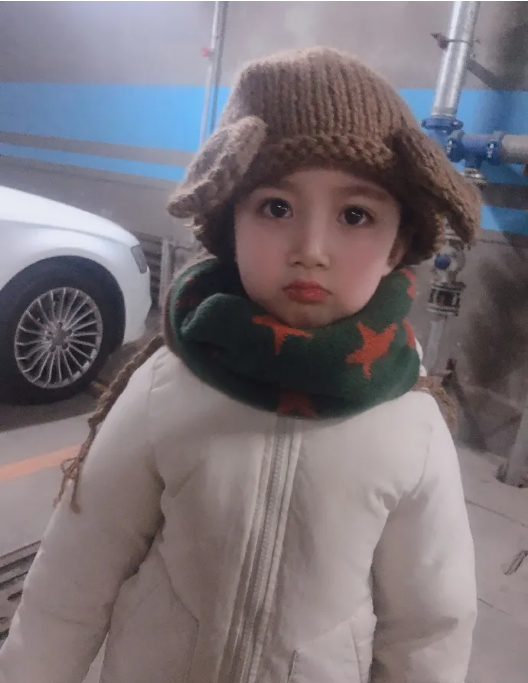  p>丛尚 i>(别名:小葱花) /i>,女,2013年5月4日出生于吉林省长春市,曾