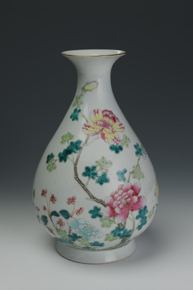  p>清宣统款粉彩花卉玉壶春瓶是重庆中国三峡博物馆收藏的瓷器. /p>