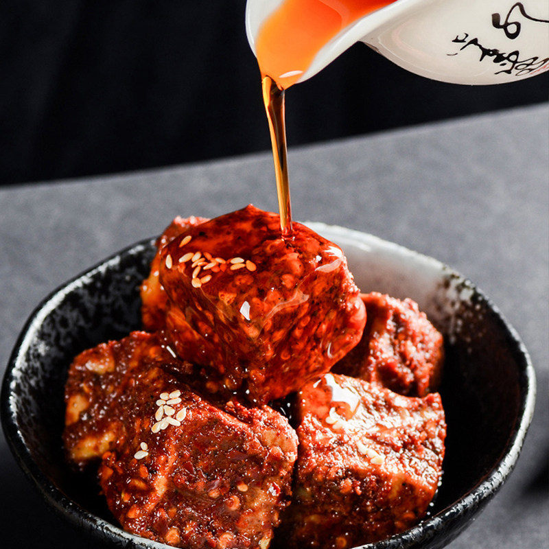  p>红油臭豆腐是以 a target="_blank" href="/item/腐乳/813421"