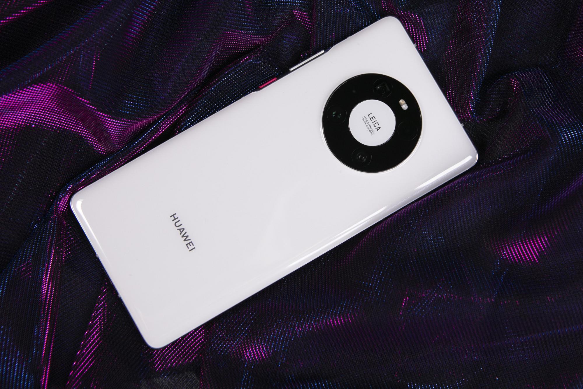 mate 40 pro是 a target="_blank" href="/item/华为公司/8099193"