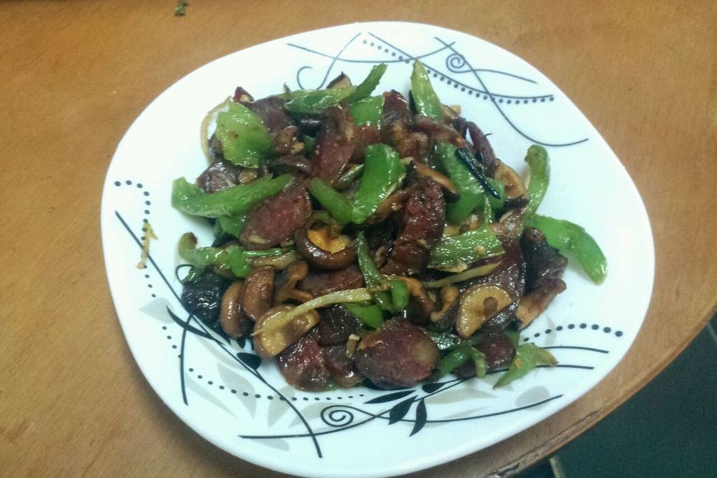 香菇青椒炒腊肠