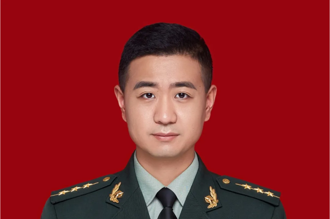  p>刘建君,武警北京总队执勤第七支队上尉指导员. /p>