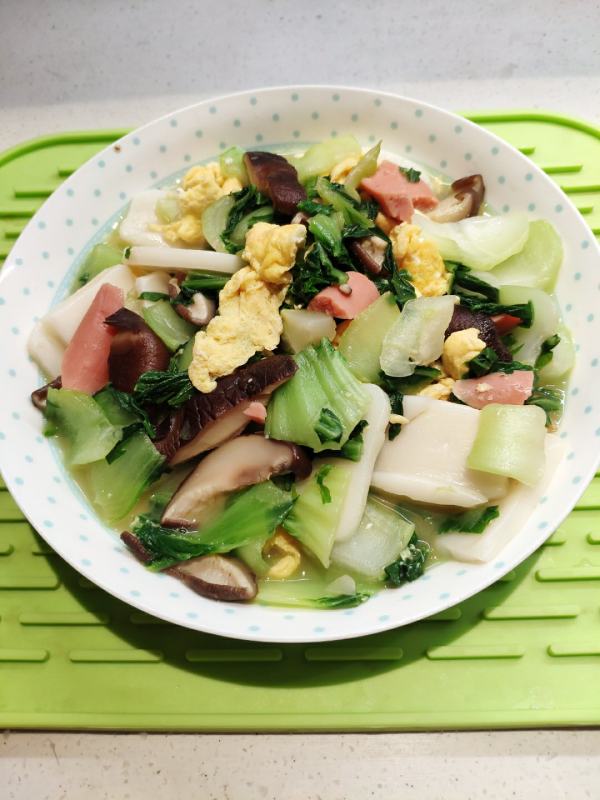 青菜鸡蛋炒年糕
