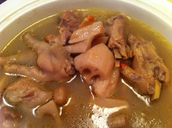 排骨鸡爪汤