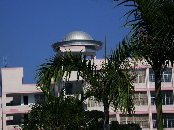 2 middle school /i> /b>)  ,简称"莆田二中","二中",是 a target="