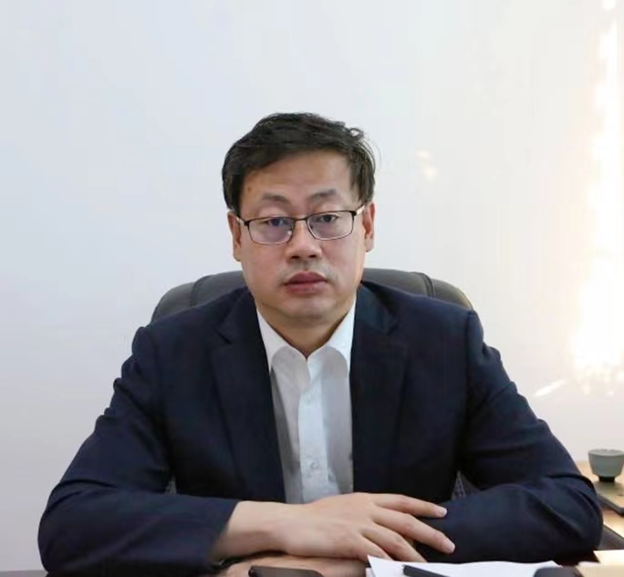 张文伟