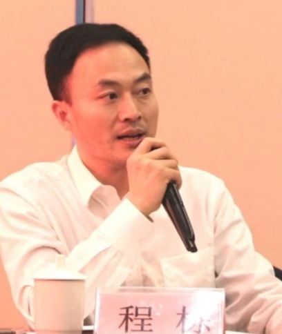 程栋是江西上饶广丰县洋口镇壶村人,父母都