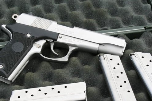 柯尔特双鹰手枪