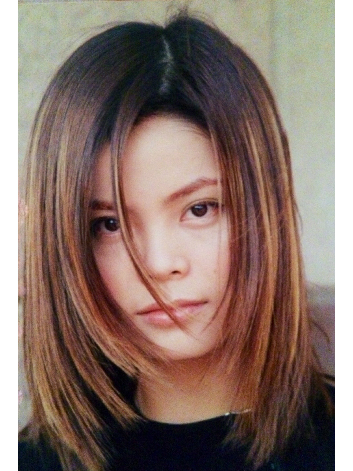 艺名冰玉,1976年3月12日出生于中国浙江省温州市,中国内地女歌手