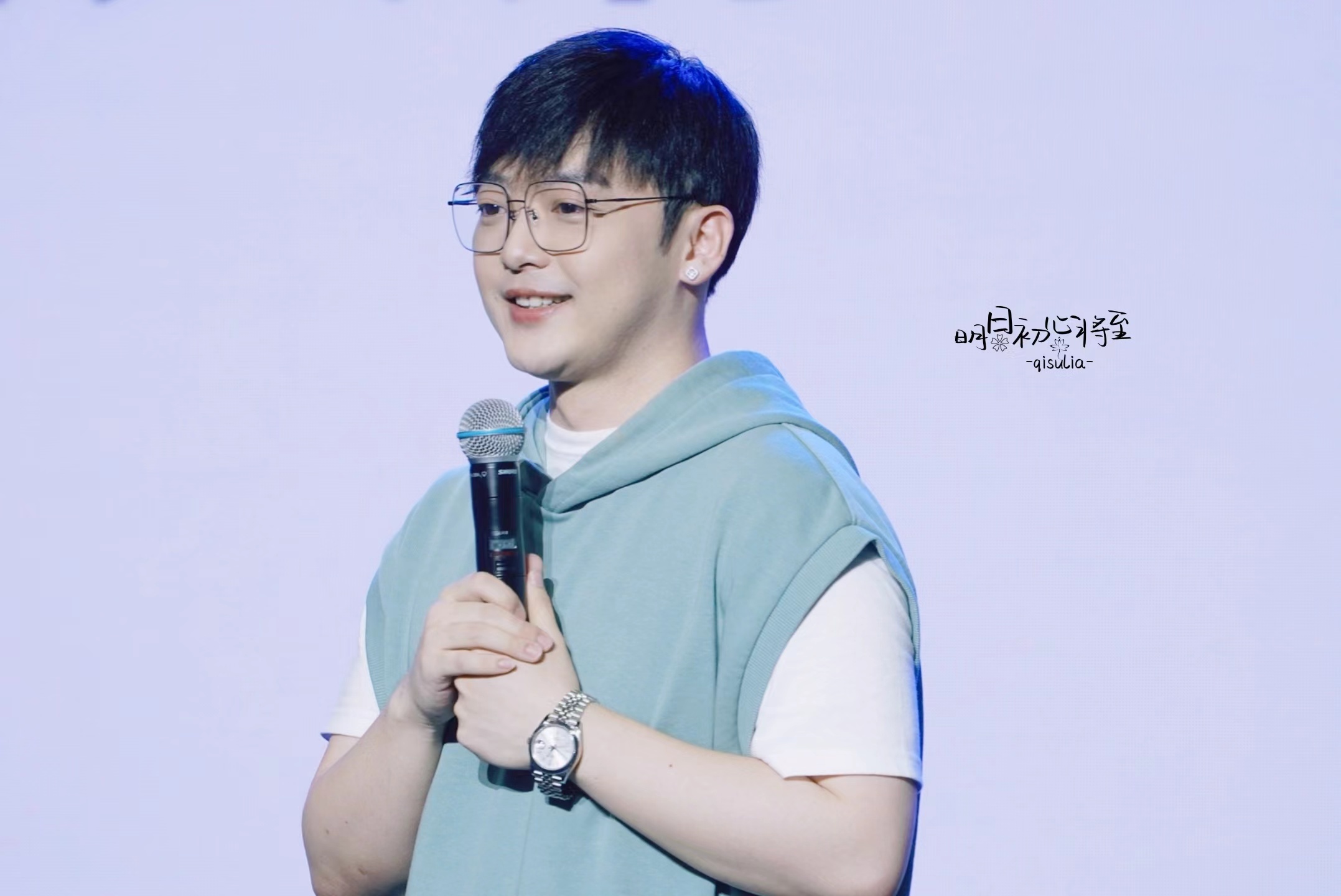  p data-id="gm3itycr2q">凌飞,中国内地配音演员.