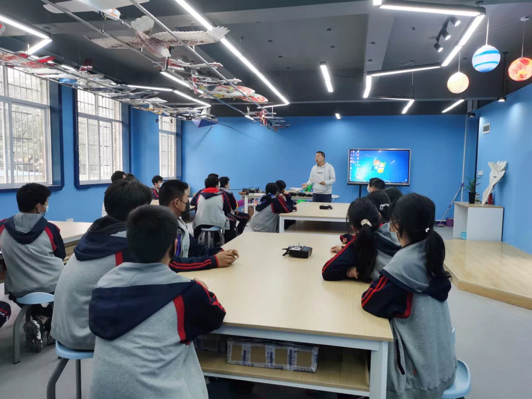 武汉市陆家街中学
