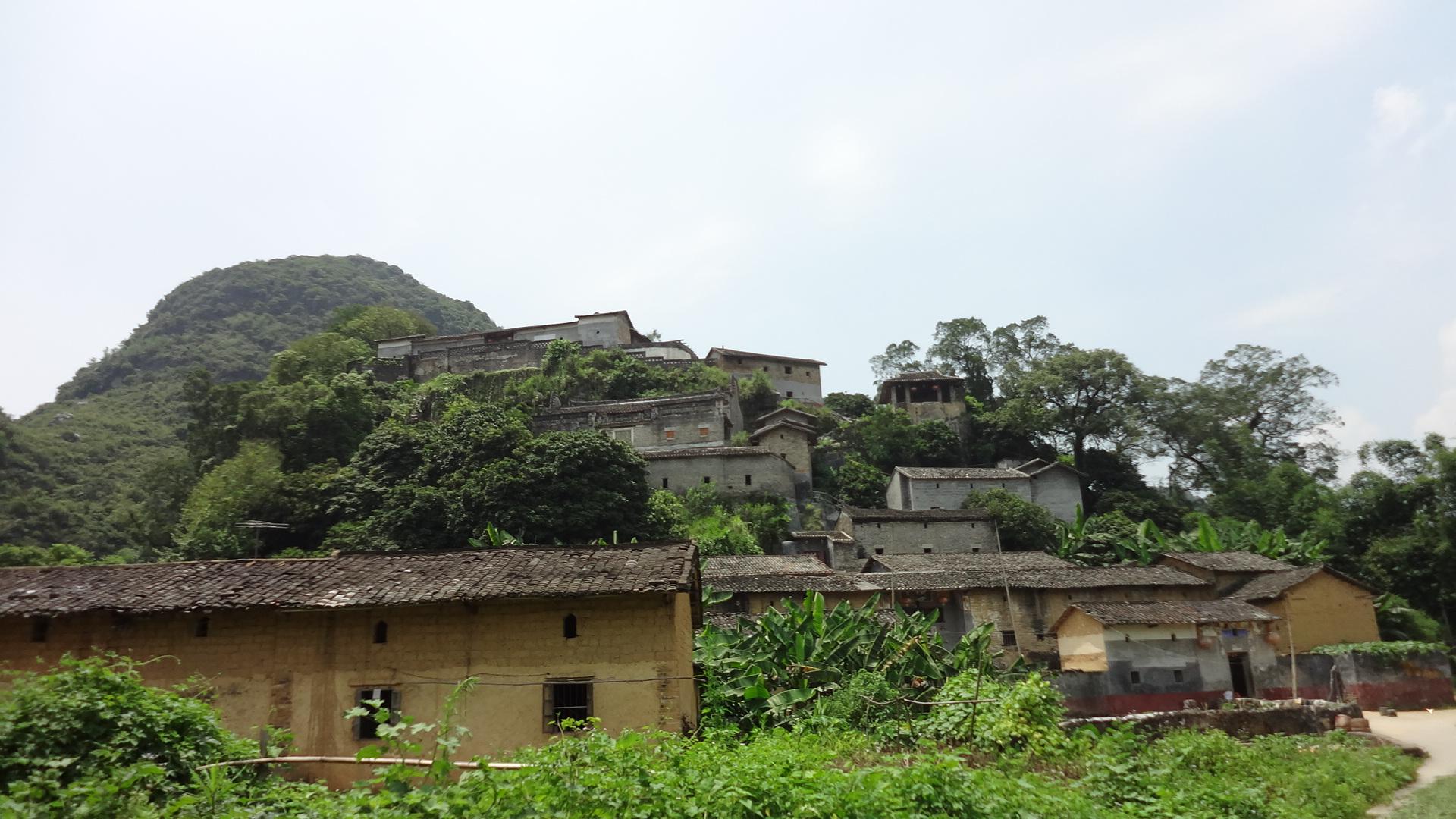 彭家祠,别称"小拉萨",位于广东省英德市