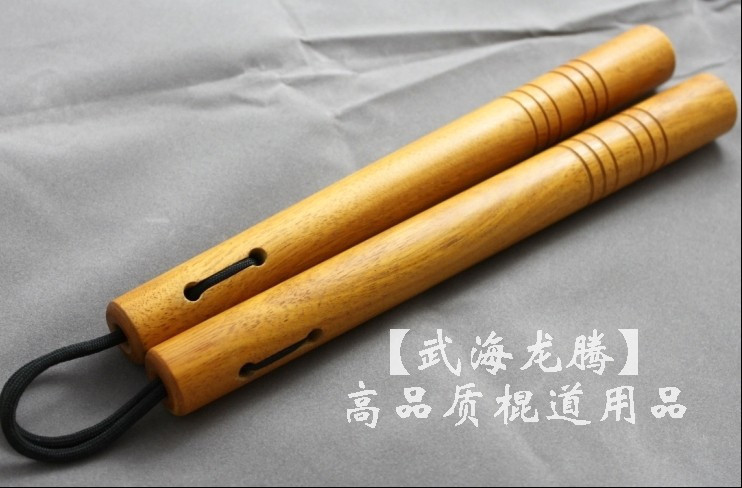  p data-id="gnrvjn3zb6">双节棍又名二节棍,双截棍,两节棍,二龙棍,是