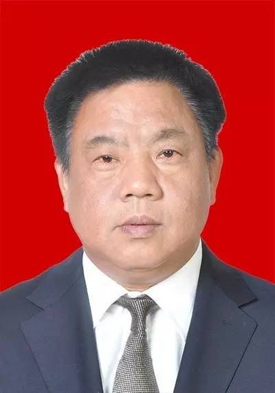  p data-id="gnwzvlug2d">熊检华,男,汉族,1962年9月出生,湖南湘阴人