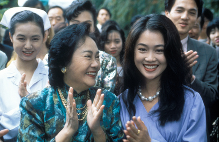 电视台播映的电视电影《致命一击》,由周华宇监制,尹扬明,梁小冰主演