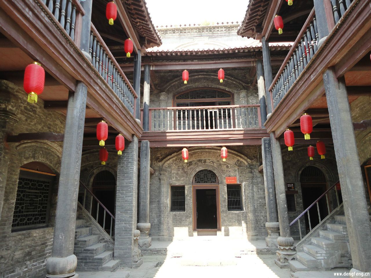  p data-id="gnx7ivzw69">柏茂庄园又称张祜庄园,位于巩义市东25公里