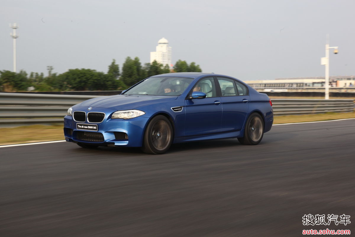 宝马m5