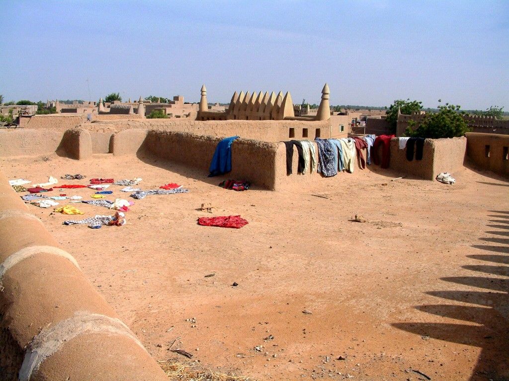 weather in the tropical zone desert