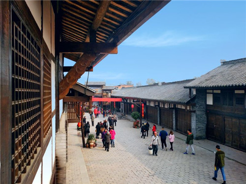  p>安陶小镇位于重庆市荣昌区安富街道,其前身为"安富镇",始建于清